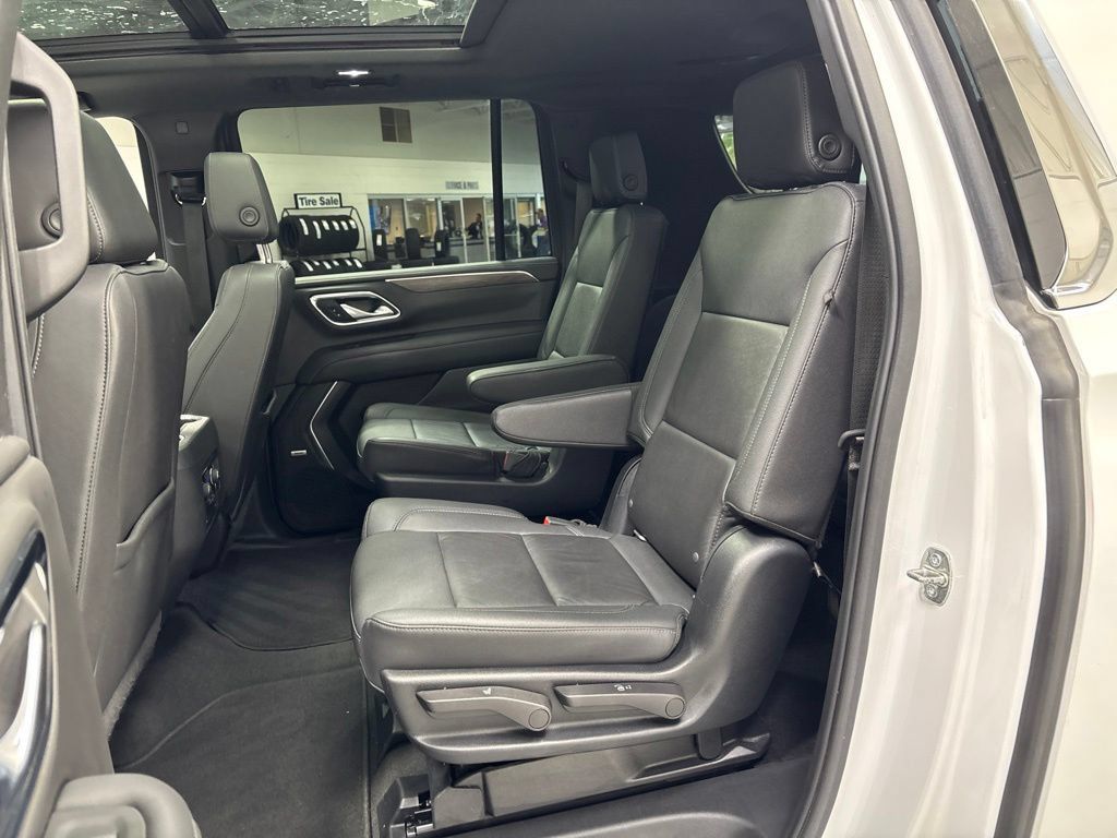 Used 2022 Chevrolet Suburban LT AWD/4WD image 38