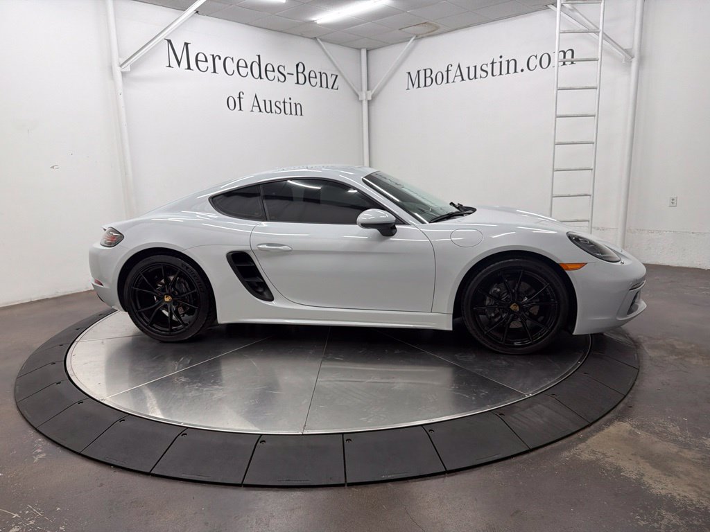 Used 2025 Porsche 718 Cayman RWD image 9