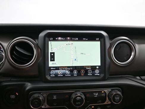 Used 2022 Jeep Gladiator Rubicon w/ LED Lighting Group AWD/4WD image 16