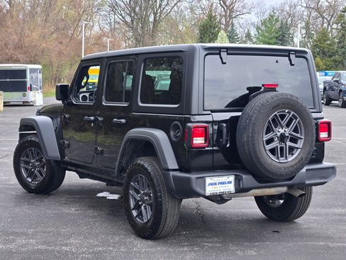 Used 2025 Jeep Wrangler Unlimited Sport AWD/4WD image 14