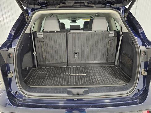 Used 2021 Toyota Highlander LE image 6