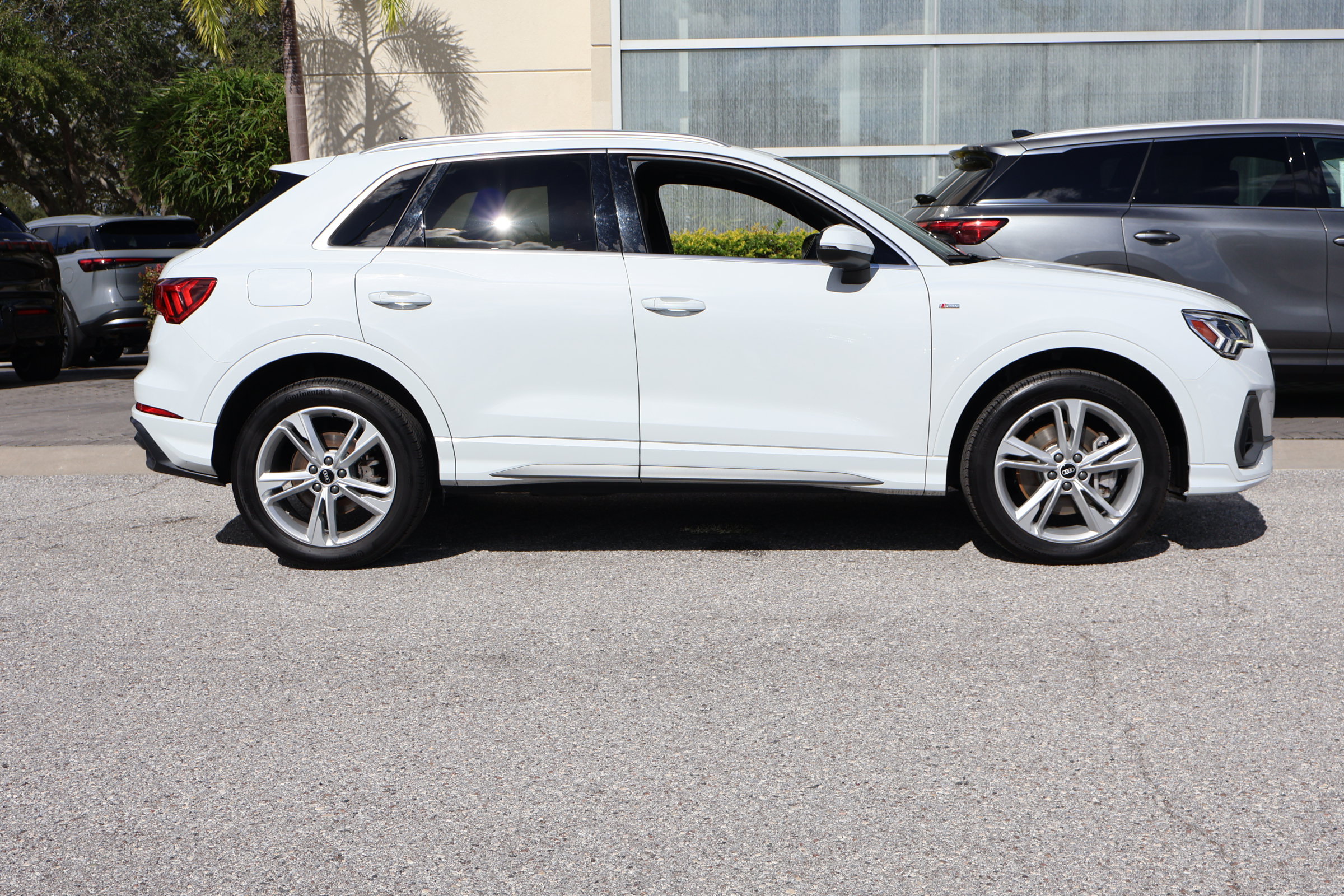 Used 2021 Audi Q3 2.0T Premium Plus w/ Premium Plus Package AWD/4WD image 11