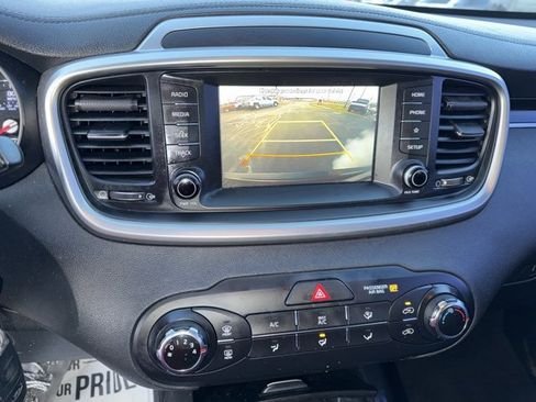 Used 2020 Kia Sorento L image 18