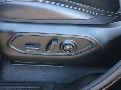 Used 2024 Jeep Grand Cherokee L Limited w/ Luxury Tech Group II image 21