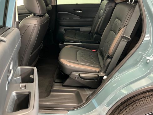 New 2026 Nissan Pathfinder Platinum AWD/4WD image 21