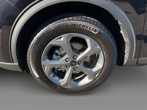 Certified 2025 Ford Escape ST-Line w/ Equipment Group 301A image 9