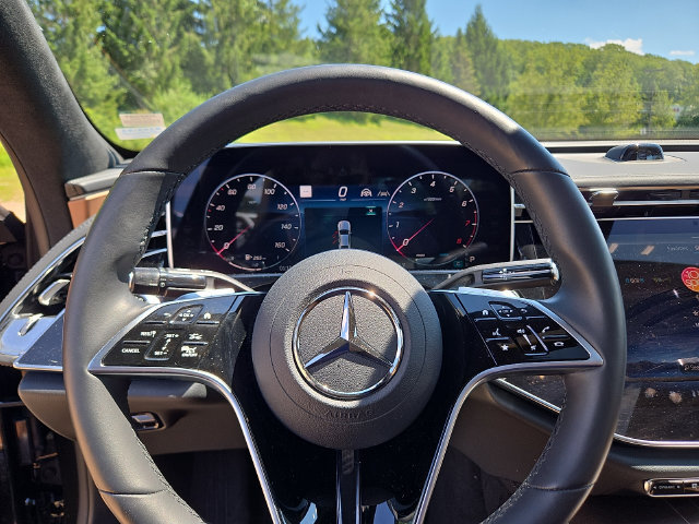 Used 2024 Mercedes-Benz E 450 4MATIC Sedan image 4