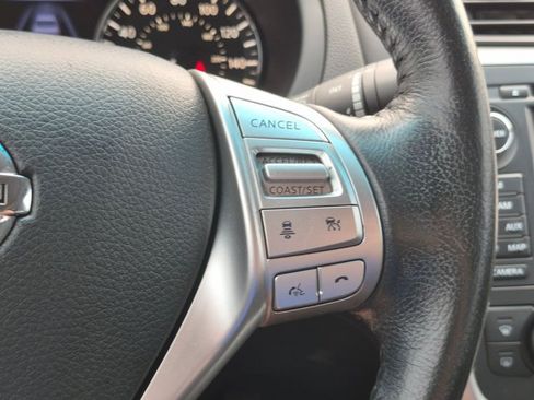 Used 2016 Nissan Altima 2.5 SL w/ 2.5 Technology Package FWD image 12