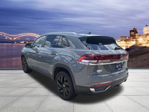 Certified 2025 Volkswagen Atlas Cross Sport SE w/ Panoramic Sunroof Package AWD/4WD image 3