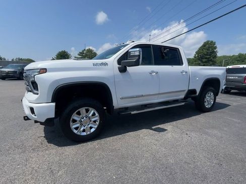 Used 2024 Chevrolet Silverado 2500 High Country w/ High Country Premium Package AWD/4WD image 16