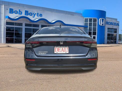 Used 2023 Honda Accord EX image 6