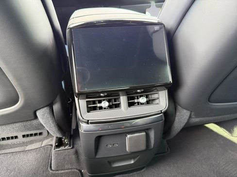 New 2026 Cadillac Vistiq Luxury image 14