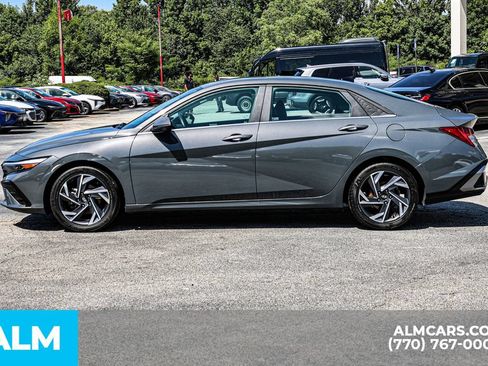 Used 2024 Hyundai Elantra Limited FWD image 9