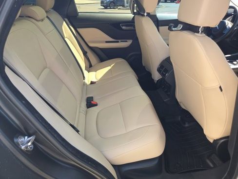Used 2020 Jaguar F-PACE Premium image 19