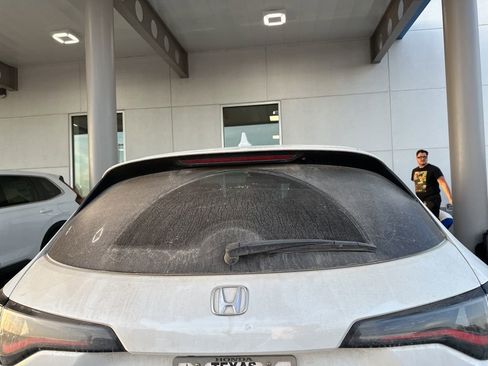 Used 2023 Honda HR-V LX image 5