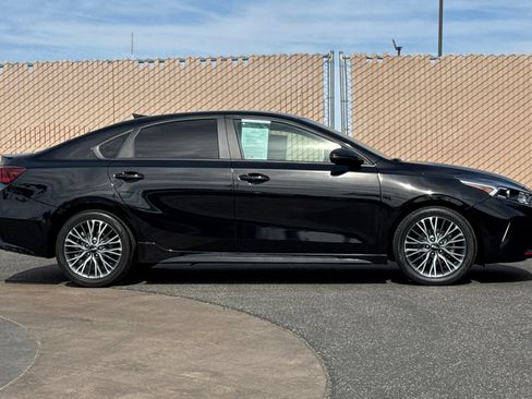 Used 2024 Kia Forte GT-Line w/ GT-Line Premium Package FWD image 3
