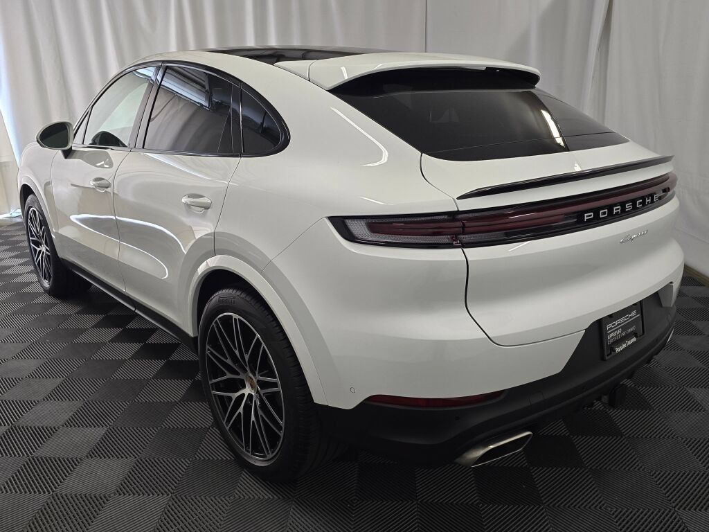 Certified 2026 Porsche Cayenne Coupe AWD/4WD image 3