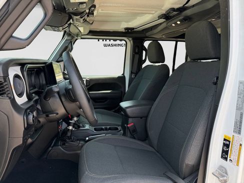 Used 2025 Jeep Wrangler Unlimited Sport AWD/4WD image 10