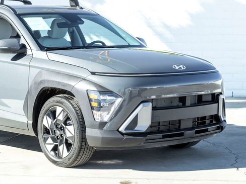 Used 2024 Hyundai Kona SEL image 3