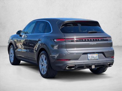 Used 2024 Porsche Cayenne image 7
