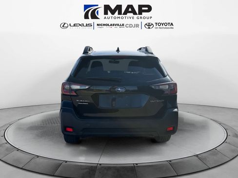 Used 2023 Subaru Outback Premium image 6