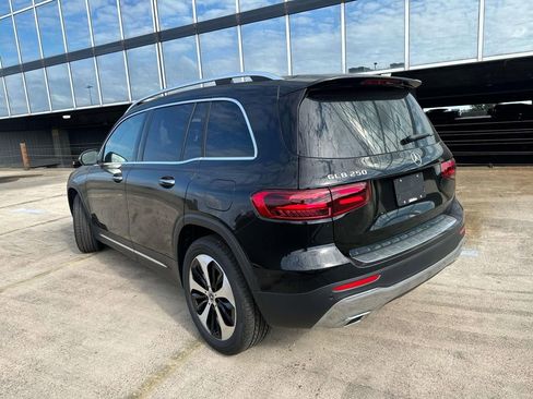 Used 2025 Mercedes-Benz GLB 250 image 4