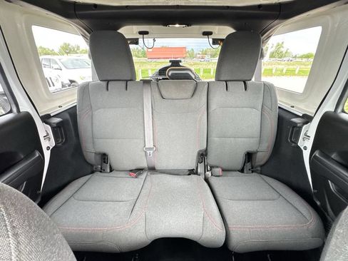 Used 2024 Jeep Wrangler Unlimited Rubicon AWD/4WD image 25