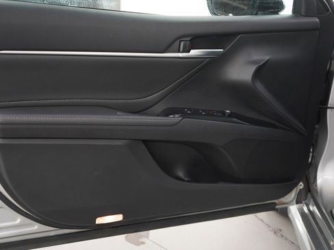 Used 2018 Toyota Camry XSE image 17