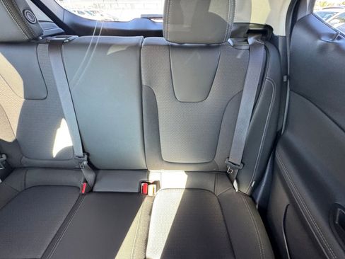 Used 2025 Buick Encore GX Preferred image 35