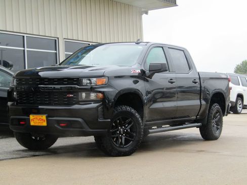 Used 2021 Chevrolet Silverado 1500 Custom Trail Boss w/ Midnight Edition AWD/4WD image 12