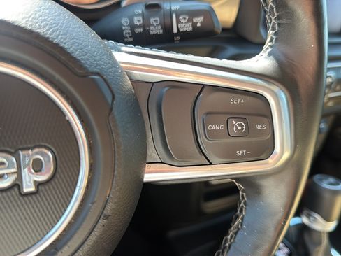 Used 2021 Jeep Wrangler Unlimited Sahara AWD/4WD image 19