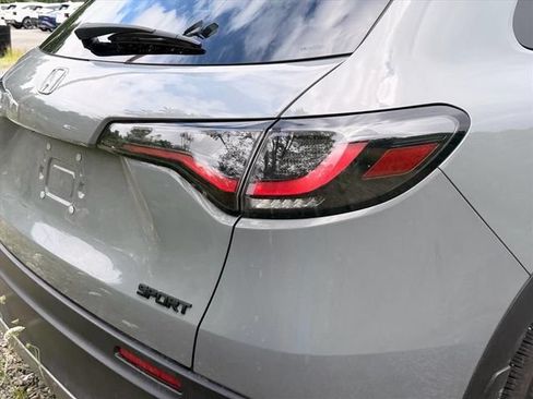 Used 2025 Honda HR-V Sport image 21
