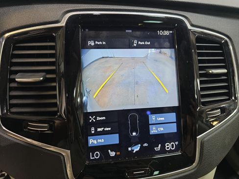 Used 2018 Volvo XC90 T6 Momentum w/ Convenience Package AWD/4WD image 16