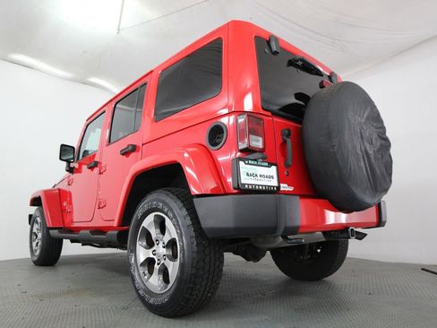 Used 2017 Jeep Wrangler Unlimited Sahara w/ Max Tow Package AWD/4WD image 7