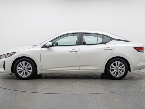 Used 2025 Nissan Sentra S image 5