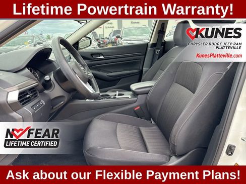 Used 2025 Nissan Altima 2.5 SV FWD image 12