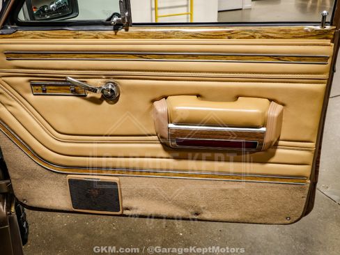 Used 1988 Jeep Grand Wagoneer AWD/4WD image 63
