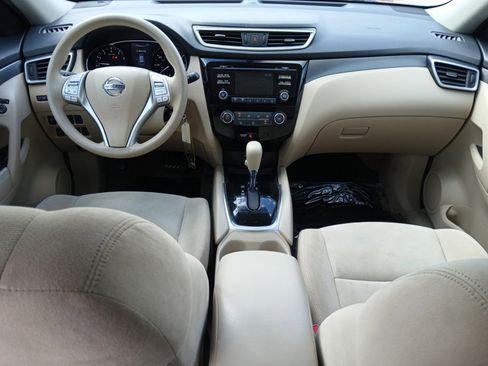 Used 2015 Nissan Rogue S image 10