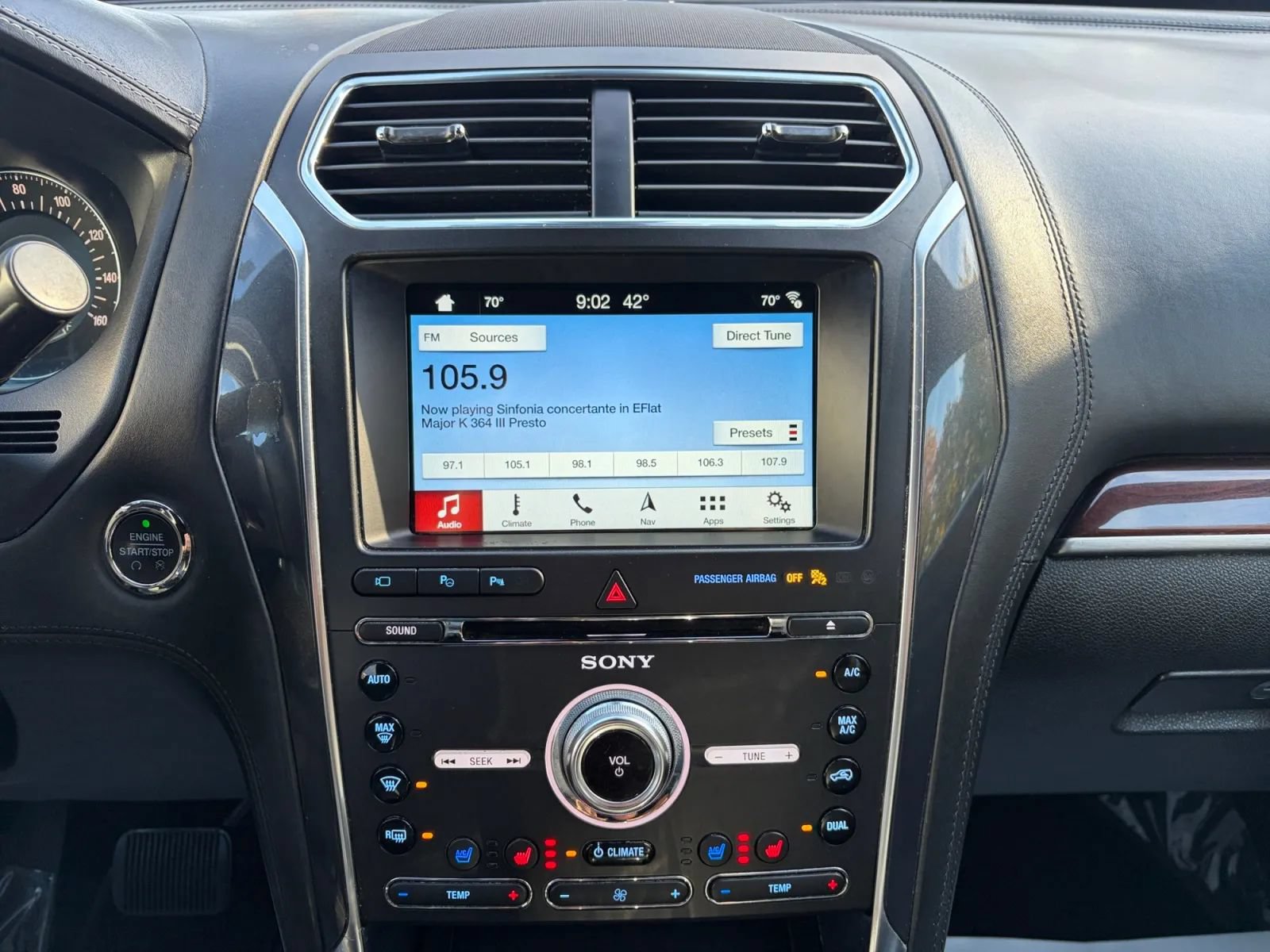 Used 2018 Ford Explorer Platinum AWD/4WD image 25