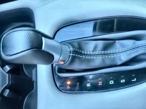 Used 2023 Honda HR-V LX image 16