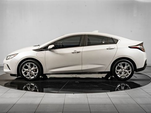 Used 2017 Chevrolet Volt Premier w/ Driver Confidence II Package FWD image 5