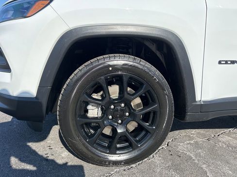 Used 2023 Jeep Compass Altitude image 33