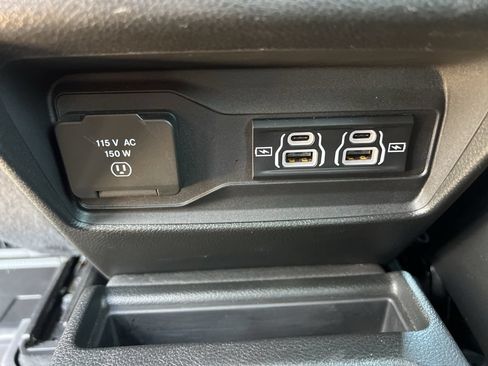 Used 2025 Jeep Grand Cherokee L Altitude RWD image 11