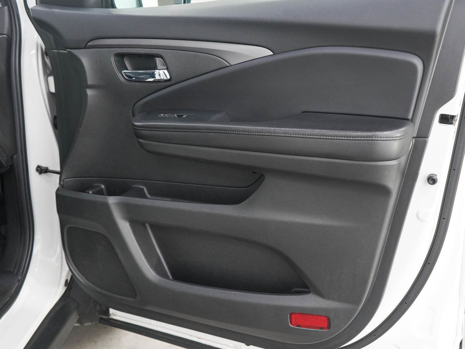 Used 2021 Honda Pilot Black Edition image 9
