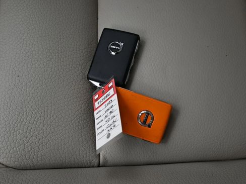 Used 2023 Volvo XC90 T8 Plus w/ Protection Package Premier image 30