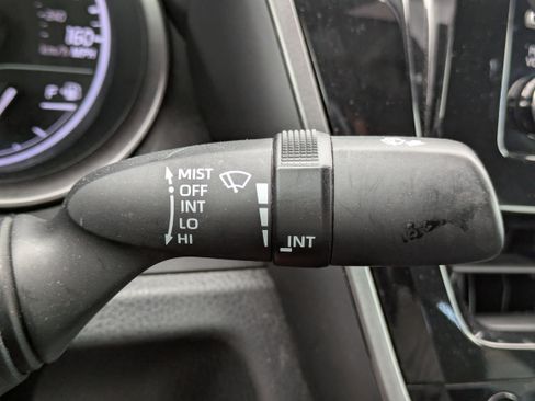 Used 2024 Toyota Camry SE w/ Cold Weather Package image 17