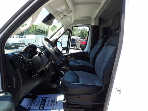 Used 2026 RAM ProMaster 2500 w/ Convenience Group FWD image 17