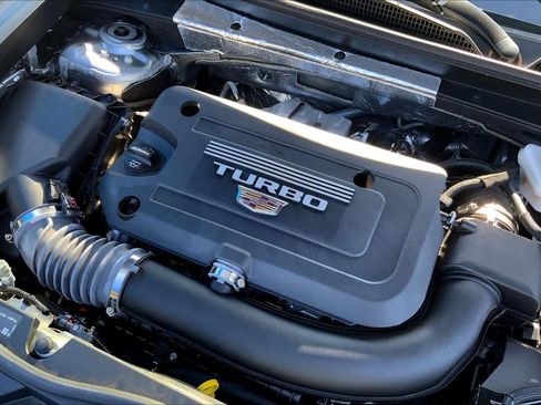 Used 2025 Cadillac XT4 Sport w/ LPO, Onyx Lite Package image 33