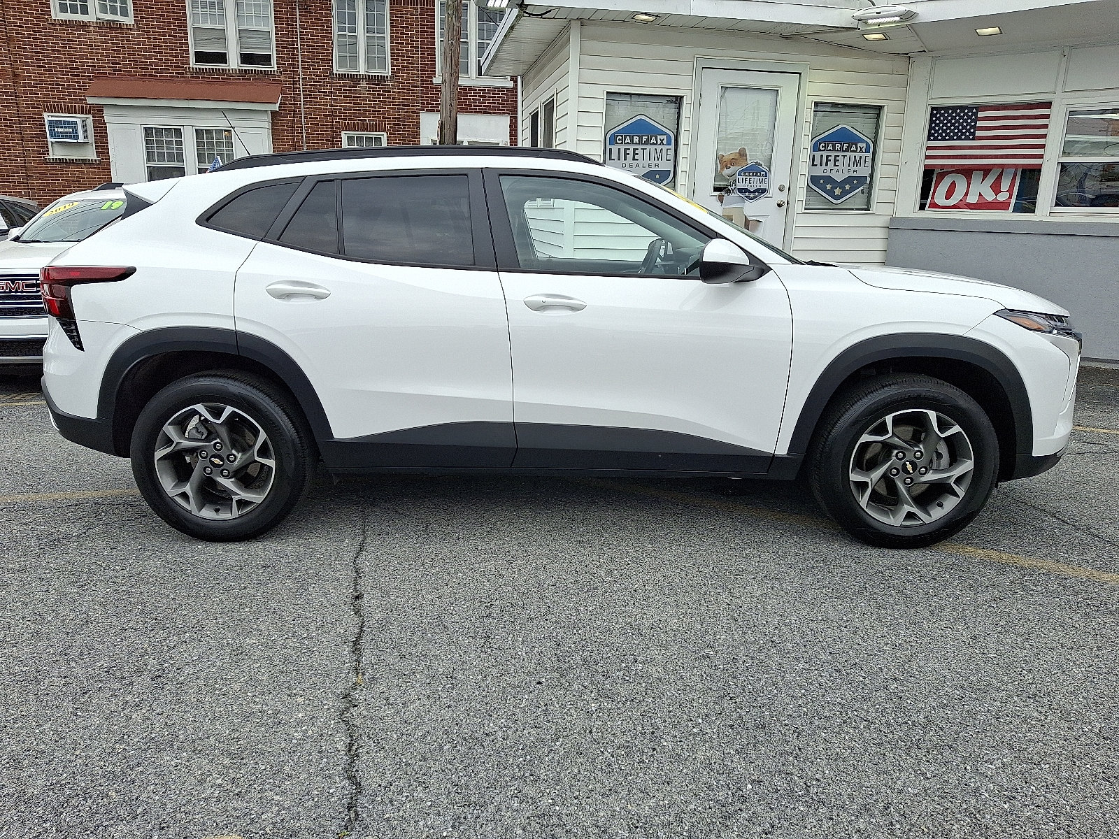 Used 2024 Chevrolet Trax LT w/ Driver Confidence Package FWD image 5