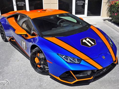 Used 2020 Lamborghini Huracan EVO AWD/4WD image 2